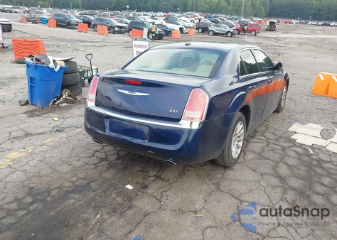 2013 Chrysler 300 Motown z USA, uszkodzony, nr VIN 2C3CCAAG6DH635395